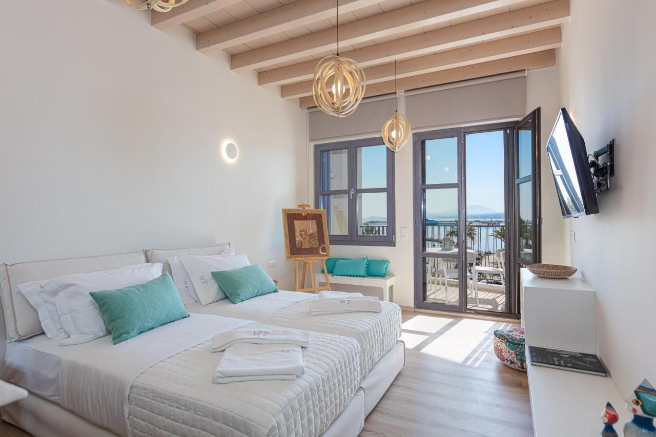V77 Seafront Suites 레팀노 외부 사진